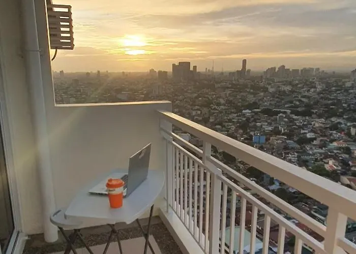 Modern And Cozy 2-bedroom In Prime Location Apartment Manila